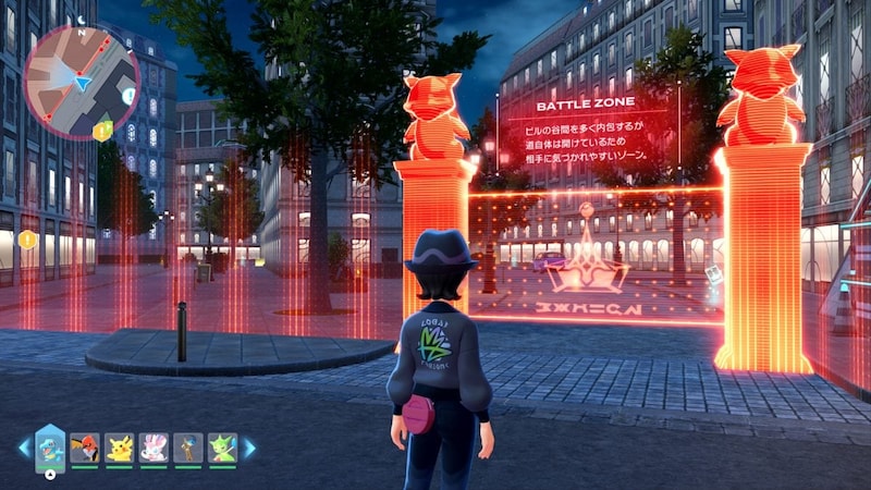 夜になると、最新技術の赤いホログラムで囲われた「バトルゾーン」が出現