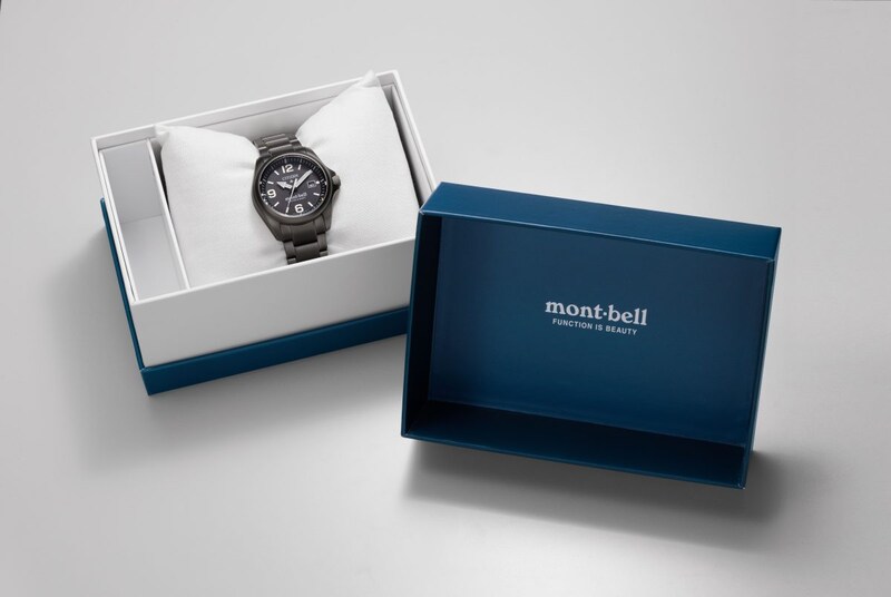 CITIZEN×mont-bell のロゴ入り専用BOX付き