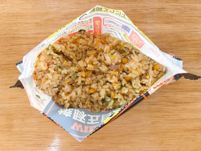 「焼豚五目炒飯」の電子レンジ加温時間は500wで約3分40秒、600wで約3分10秒