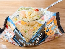 【289円の衝撃】洗い物なしでカキコメる!?「冷凍メシの革命児」の味は意外にも？マルハニチロのワイルディッシュ3種を実食レポ