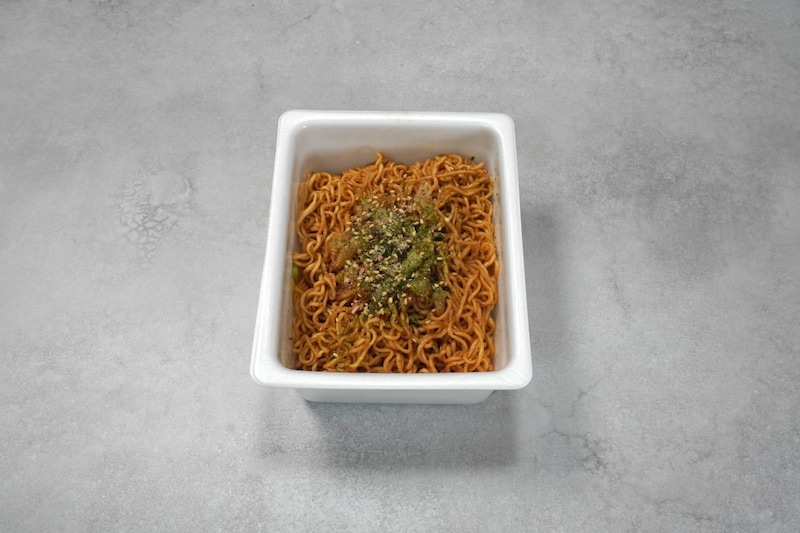 まるか食品
ペヤング ソースやきそば岩井の胡麻油付き
