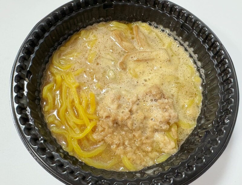 香ばしい香味野菜と味噌の香り、ニンニクの香りが立ち上がってきます