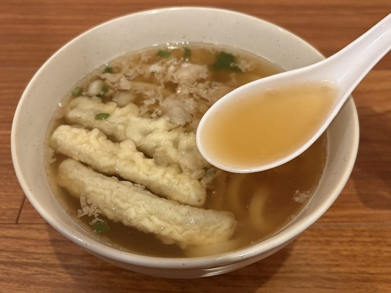 トッピングの牛肉同様、つゆも甘め