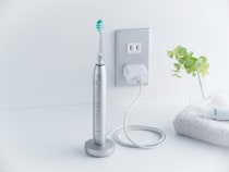 「ドルツの進化がすごい」8年ぶりフルモデルチェンジ！話題のW音波振動ハブラシを徹底解説／No.1モノ雑誌編集長が選ぶ『センスがいい家電』Vol.6