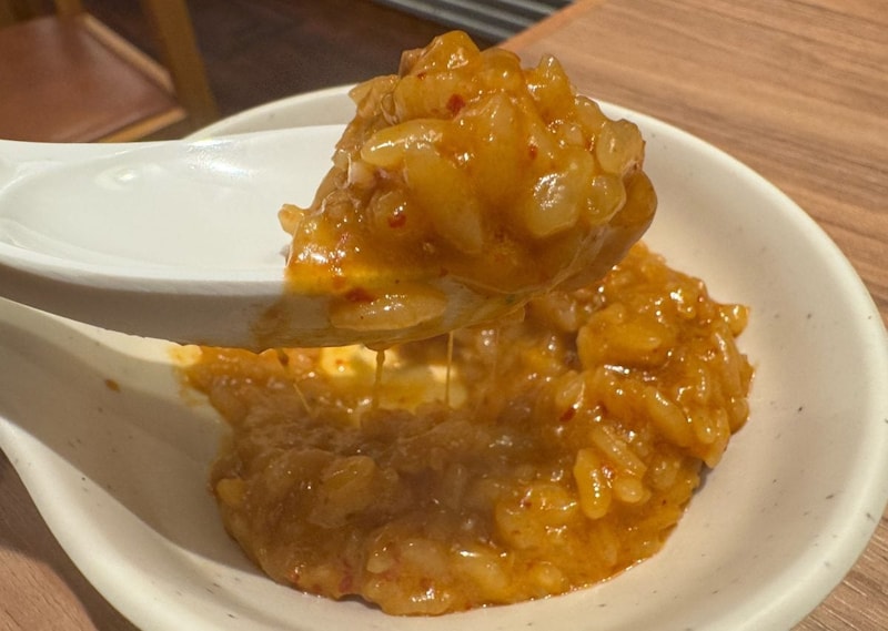 具材の旨みがたっぷり染み出た濃厚スープに、コク深いチーズが溶け込んだリゾットは、文句なしに相性抜群！