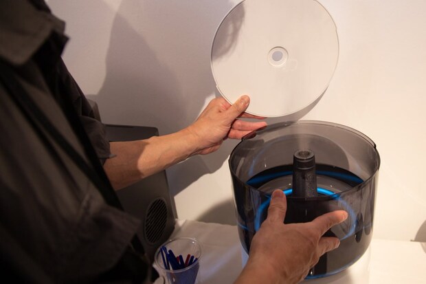 給水はまるで超音波式のようにヤケドの心配もないのです