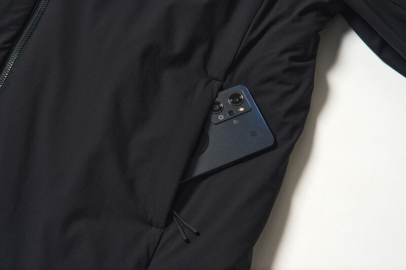 便利なサイドポケット付き