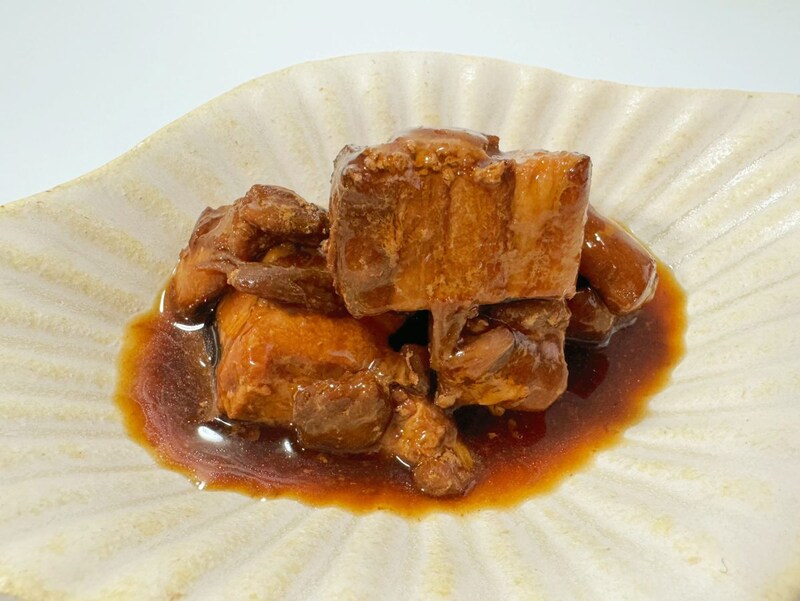 お皿に移してみると、角煮ひとつひとつがゴロっと大きいことに驚き