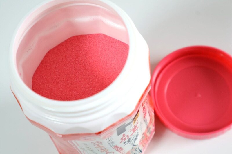 工作用かと思うほど鮮やかなショッキングピンク