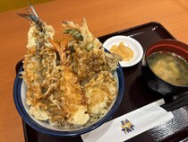 「1000円ちょいで豪華すぎ」国産の牡蠣と秋刀魚が主役！“天丼てんやの秋限定メニュー”2品をグルメ系ライターが実食レポート