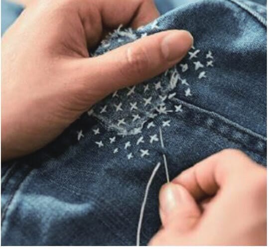 一点物の古着に、刺し子パッチ・ステッチや刺繍でオリジナリティをプラスするという楽しみ方もおすすめ