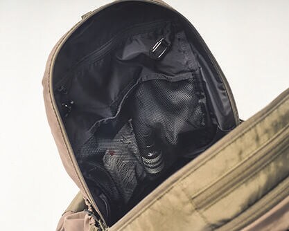 ナンガ エコパック UR バックパック　「仕分けしやすい内ポケットを装備！」