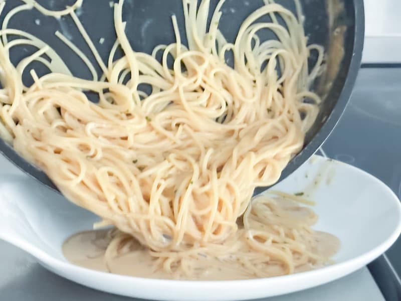 記載されている茹で時間は8〜10分。お好みの硬さになったらできあがりです