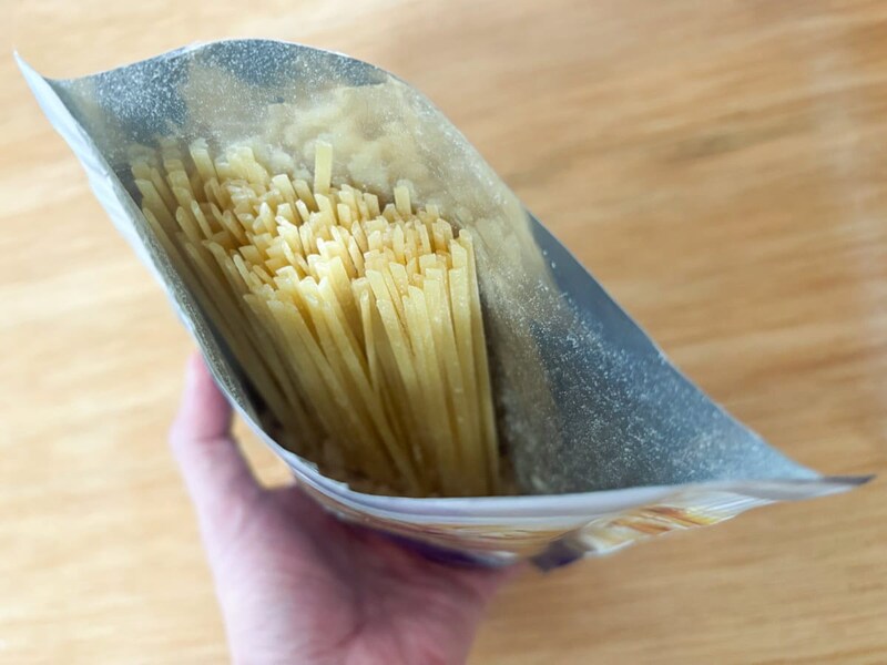 「カルボナーラ」のパスタは平打ち麺でした