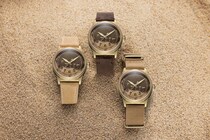 「文字盤に砂を封入!?」米軍用時計の伝統を受け継ぐプレジダスの新作はノルマンディー上陸作戦を記念した味な3モデル