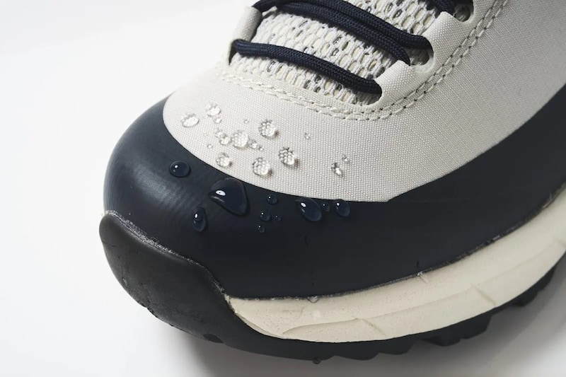 ワークマン「2,300円で買える」高耐久スニーカー、ニューバランスの“裸足”感覚シューズ…ほか【高機能スニーカーの人気記事ランキングベスト3】(2025年9月版)