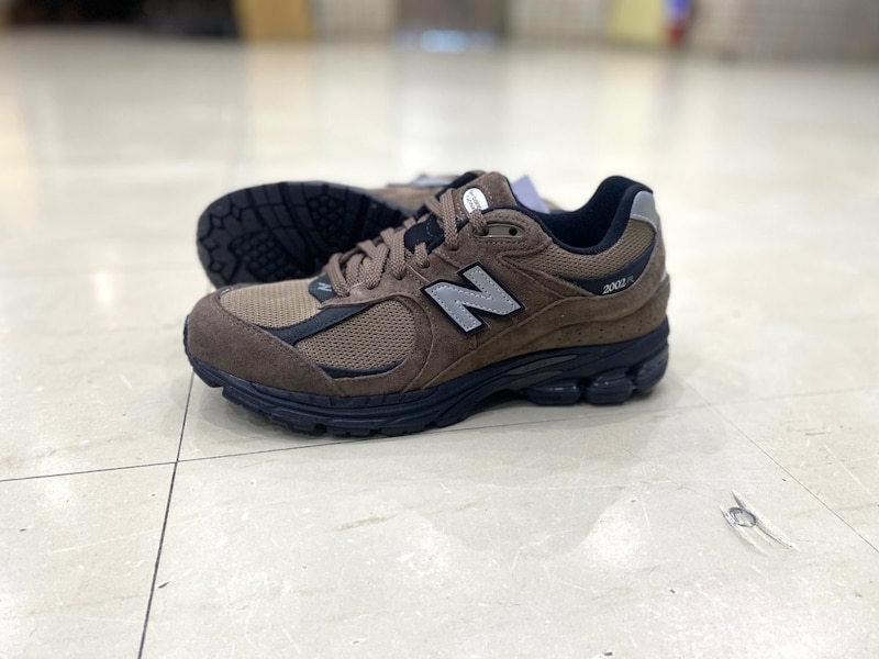 New Balance U2002R AB