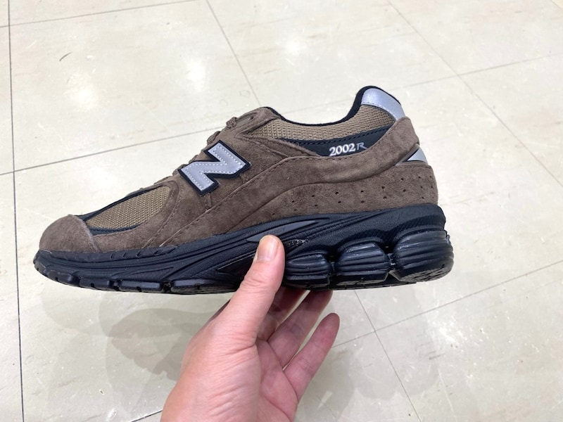 New Balance U2002R AB 