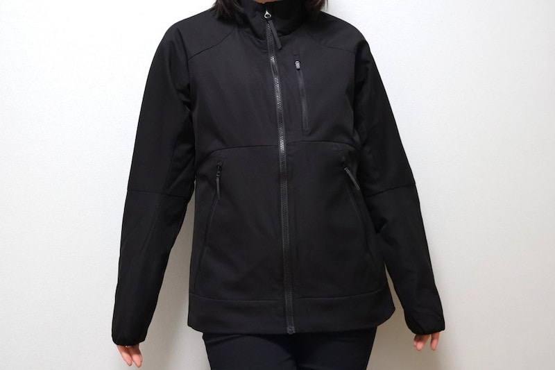 仕事でも私服でも活躍しそう