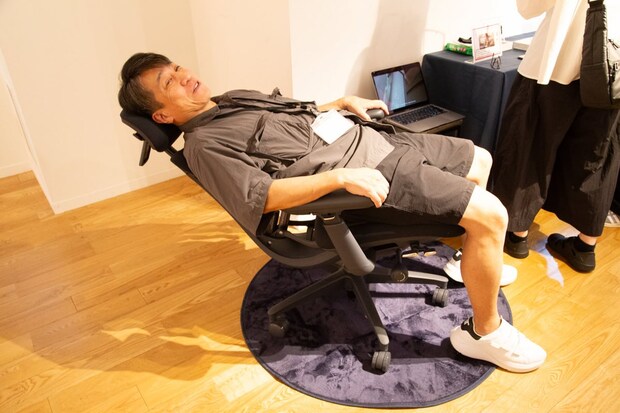 独自の機能となるストレッチモードを利用すれば、背骨を気持ちよくストレッチ