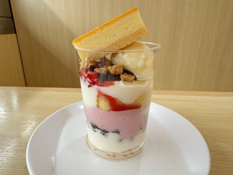 NYストロベリーチーズケーキパフェ