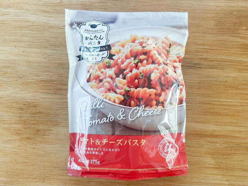 「トマト＆チーズパスタ」の購入価格は税込235円でした