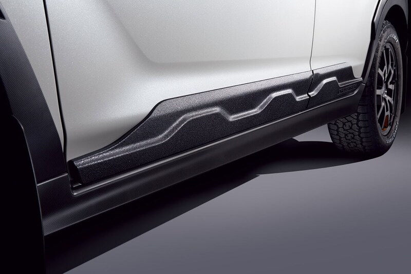 ドアアンダーガーニッシュにも「Deco-Boco Black塗装」を施す