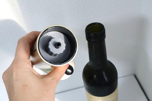 本体の底部に取り付ける