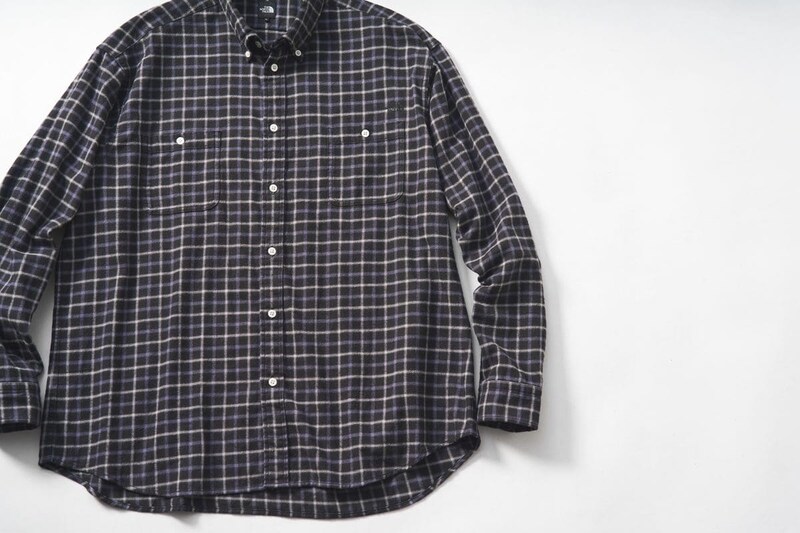 肩幅や身幅は少し大きめのリラックスシルエット