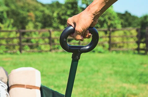 新たにデザインされたオーバルハンドルは手の小さな人でも握りやすく、子どもでも扱いやすい