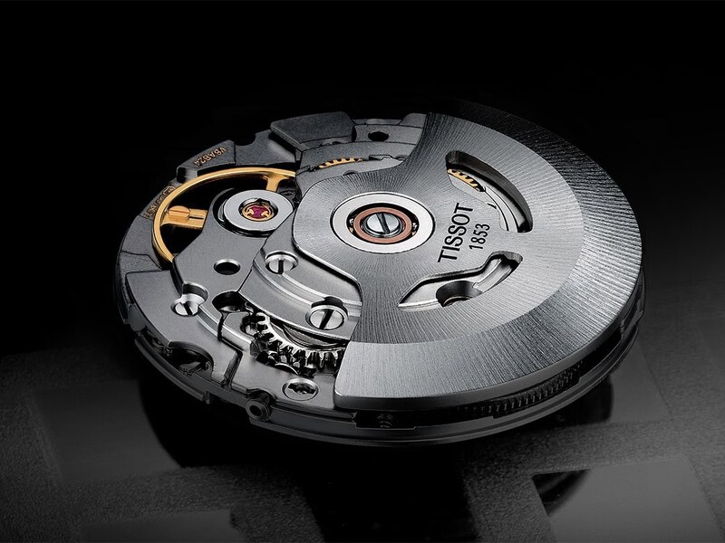 肝心な心臓部には、現代の時計製造において際立つ存在でもあるパワーマティック 80 ムーブメントを搭載