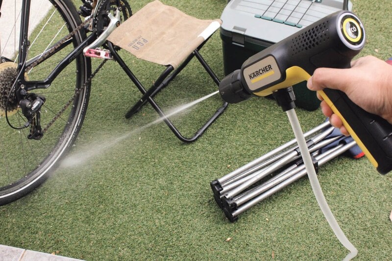 【予想超えの大ヒット】水道の約7.5倍!「4in1ノズルでサッと汚れを落とせる」ケルヒャーのどこでも高圧洗浄機をプロが徹底解説してみた