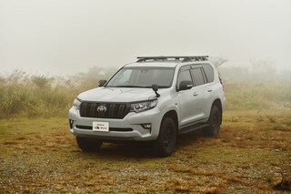 【注目コラボの新提案】特別すぎる「トヨタ ランクルプラド」登場！ザ・ノース・フェイスのスタイル、スパイバーの次世代素材で中古車がアップデート