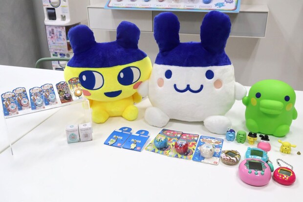 【万バズ続出】「たまごっち」30周年を前に第4次ブーム到来!なぜ今グッズが爆売れ?人気の理由をバンダイ担当者に聞いた