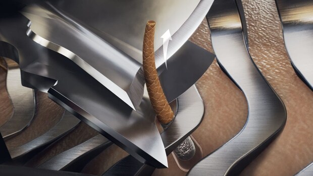 ヒゲを根元から引き上げて、肌の下-0.08㎜の深剃りへ