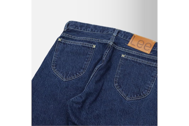 バックポケットの“レイジーSステッチ”や“H.P.L(ヒップポケットレーベル)”は省略された大戦期特有のミニマルな表情