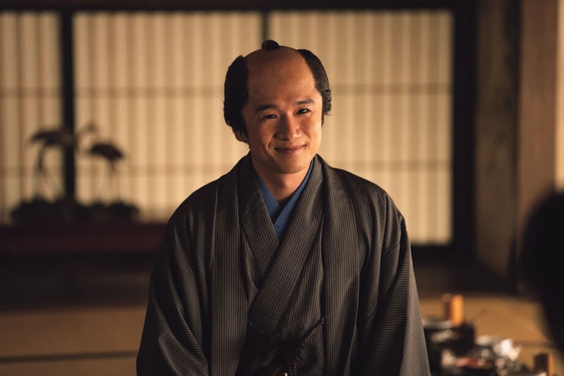 日本橋にある地本問屋・鶴屋の主人、鶴屋喜右衛門役を好演。主人公の動きを阻む立場だったが、やがて状況や心情に変化が生まれていく。