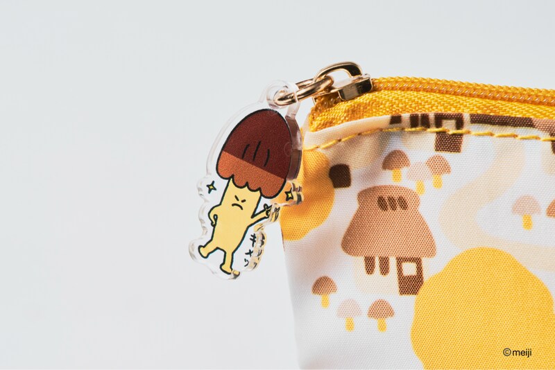 【完売間近】50周年記念スペシャルコラボ！「明治 きのこの山」の豪華すぎる3点セット付録！本物とあわせてぜひチェック！