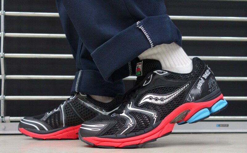 Saucony PROGRID TRIUMPH 4 "Keith Haring" 