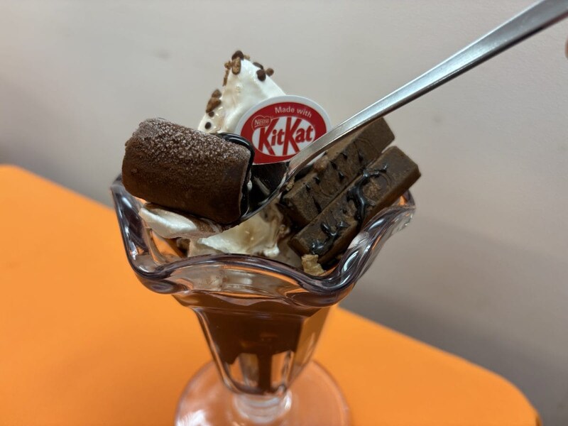 ホイップ、ソース、アイスに「キットカット」、同じチョコレートといっても、くちどけの仕方や、食感、濃厚さも様々なのが特徴的