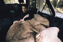 【昨年完売、すぐ暖かい“魔法瓶ブランケット”】一点投入で効果絶大！SNSでバズって話題「爆売れ神雑貨」3選