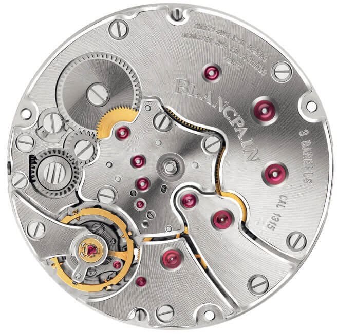 自社キャリバー1315を搭載。約120時間というロングパワーリザーブ