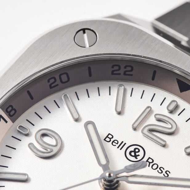 インデックスや針にはスーパールミノバ®を塗布し夜間でも視認性が高い