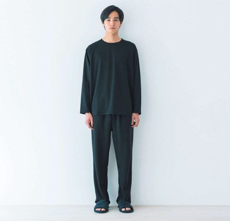 『リカバリープロラボ 疲労回復ウェア』
STANDARD
長袖・ロングパンツ 上下セット
各¥8,778(税込)