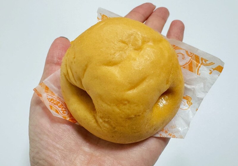 一般的な中華まんより一回り小ぶりなサイズ感