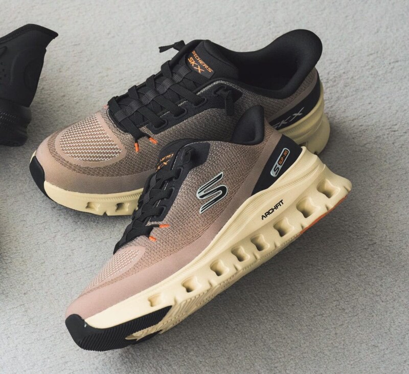 スケッチャーズ スリップインズ アーチフィットグライドステップ プロ