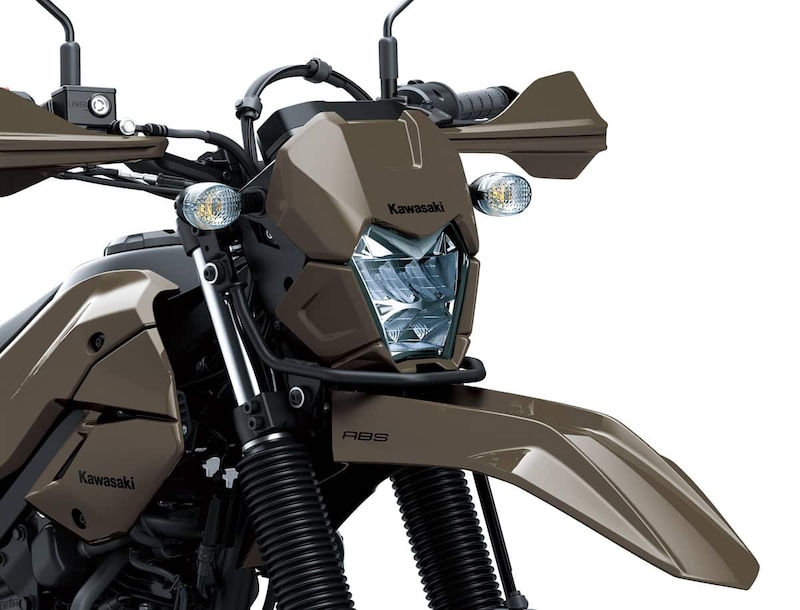 「KLX230 DF」はタフさと洗練さを両立したスタイリングを実現