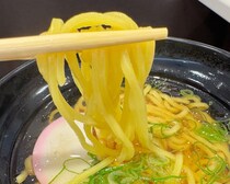 【物価高の救世主現る】ラーメン・うどんが“衝撃の90円”!? 魚べいの家計応援キャンペーンが激アツ！「最強のワンコインランチセット」を組んでみた