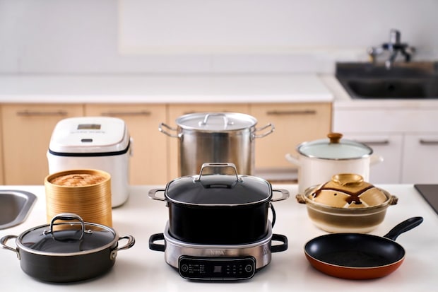 8つの調理方法と8個の調理器具の機能を集約した万能クッカー