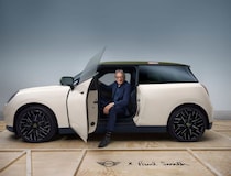 【英国2大ブランドのすごいコラボ】「Paul Smith×MINI」が遊び心満載！オシャレすぎるMINI Cooperの電動自動車